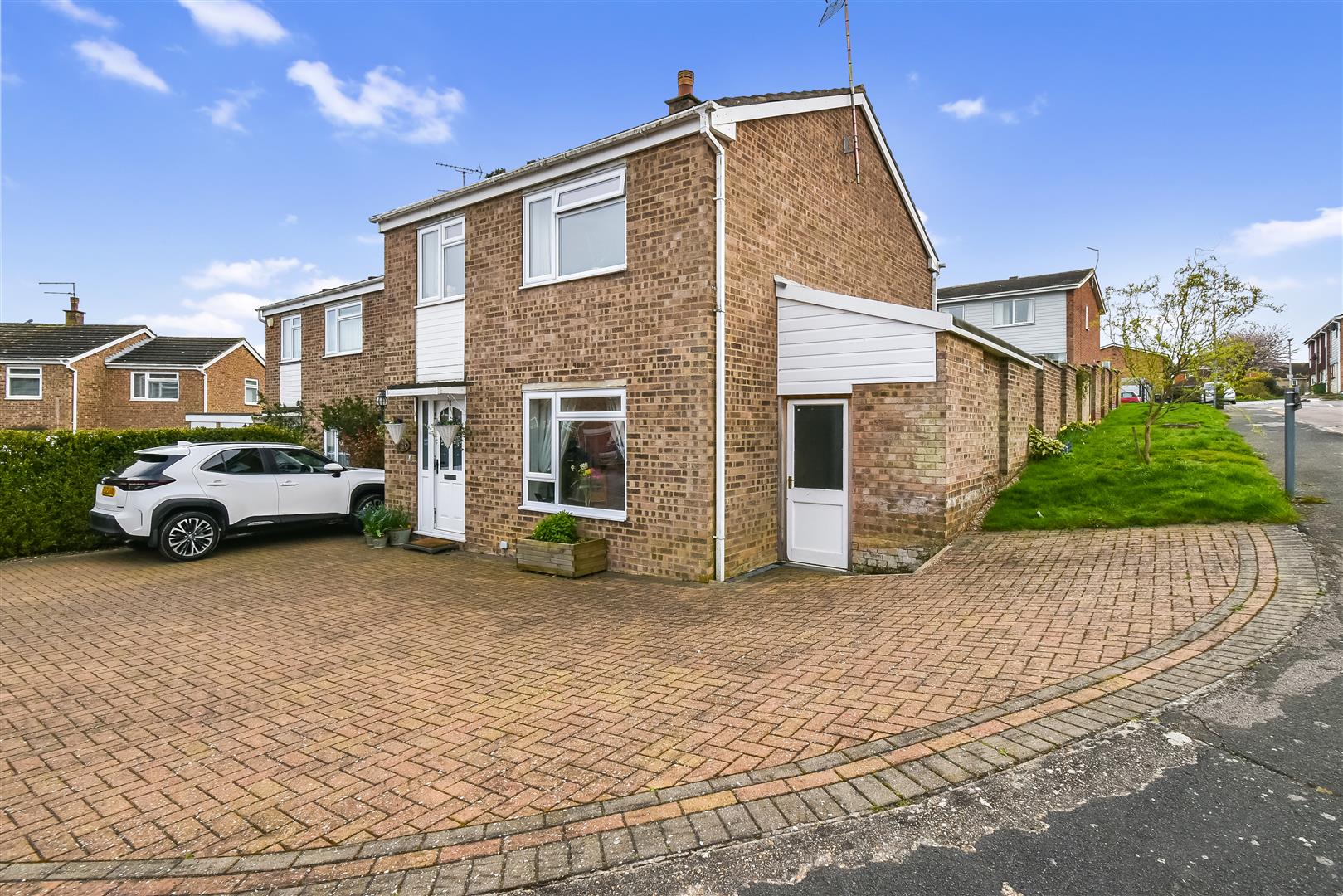 Properties For Sale and to Rent in Colchester, Oakheart Property